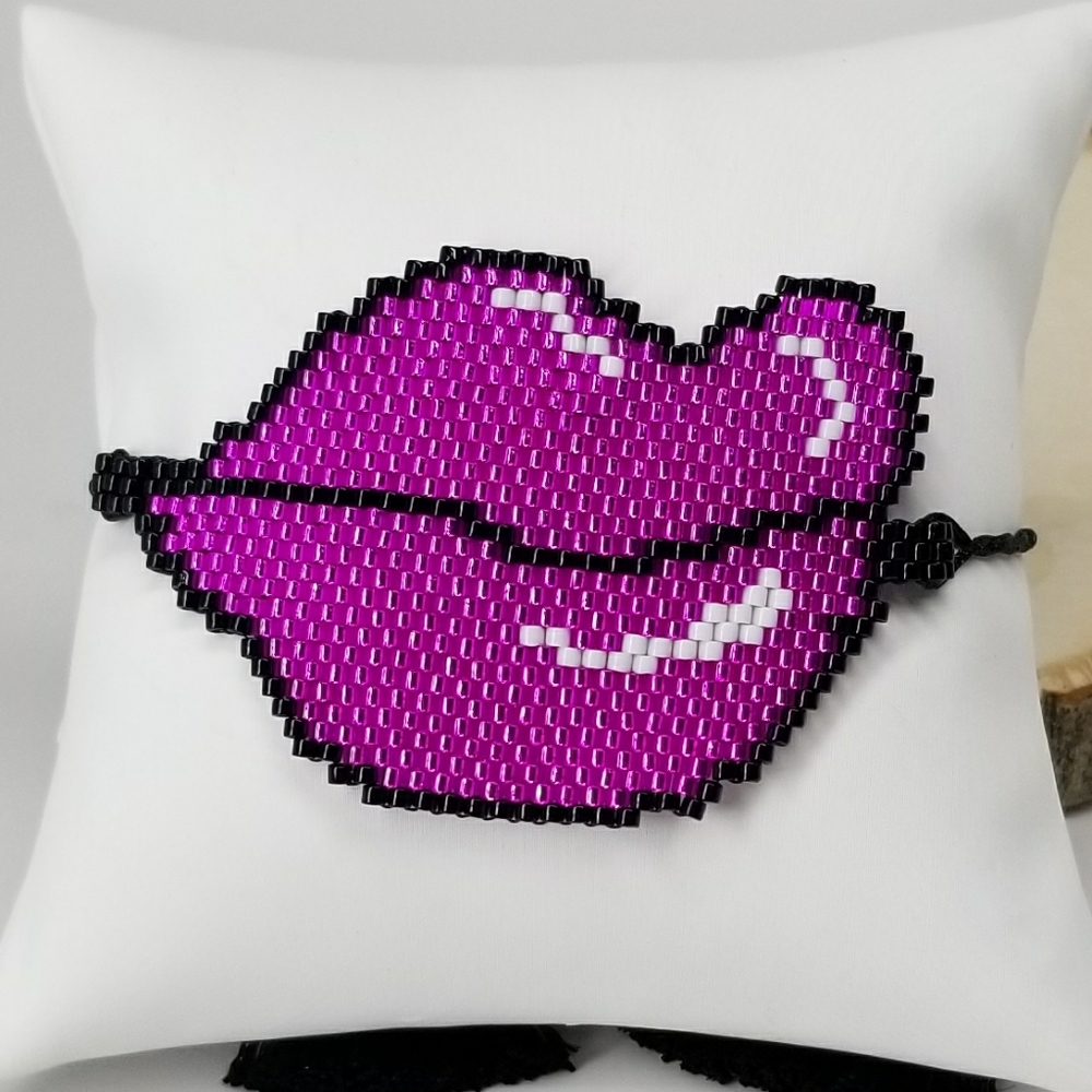 NEW Hot Pink Lips Miyuki Beads Bracelet NWT